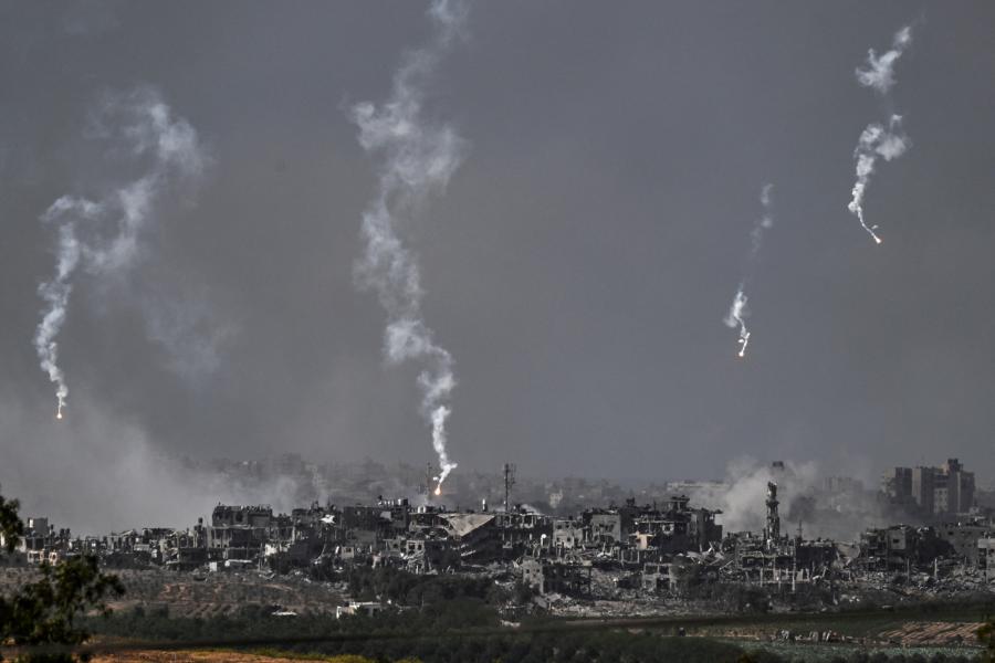 Két oldalról támadja Gázavárost az izraeli hadsereg 