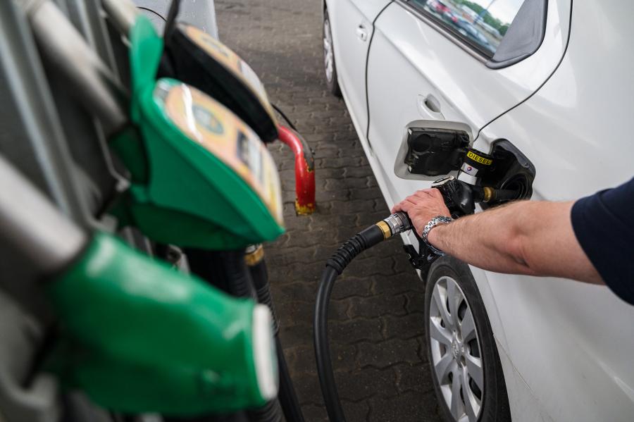 Durva áremelés jön a januárban a magyarországi benzinkutakon