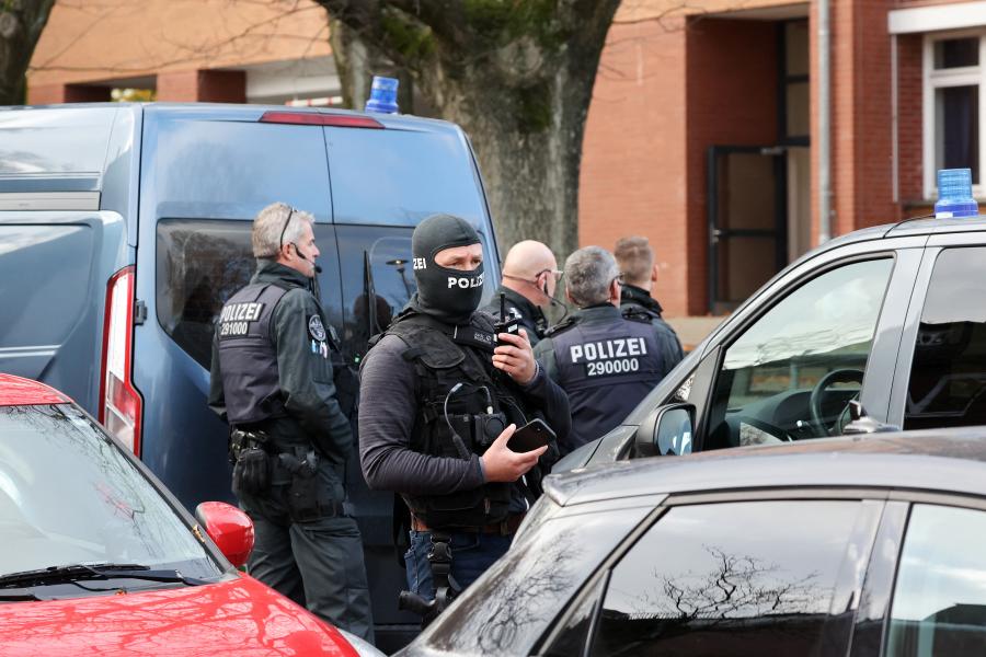 Fegyveres fenyegetés miatt evakuálni kellett egy iskolát Hamburgban