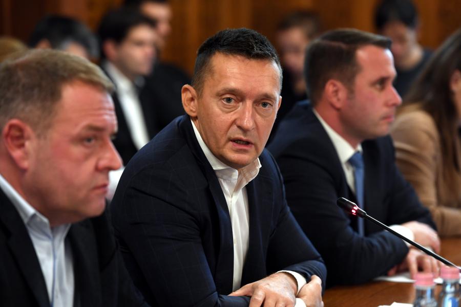 Rogán Antal szerint a Schadl–Völner-ügy lerágott csont, az Orbán-kormány feljelenti a DatAdatot