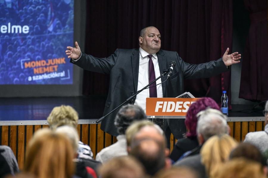 Győzikével, Mága Zoltánnal és Fásy Ádámmal vigadozott Németh Szilárd a Fidesz kongresszusán