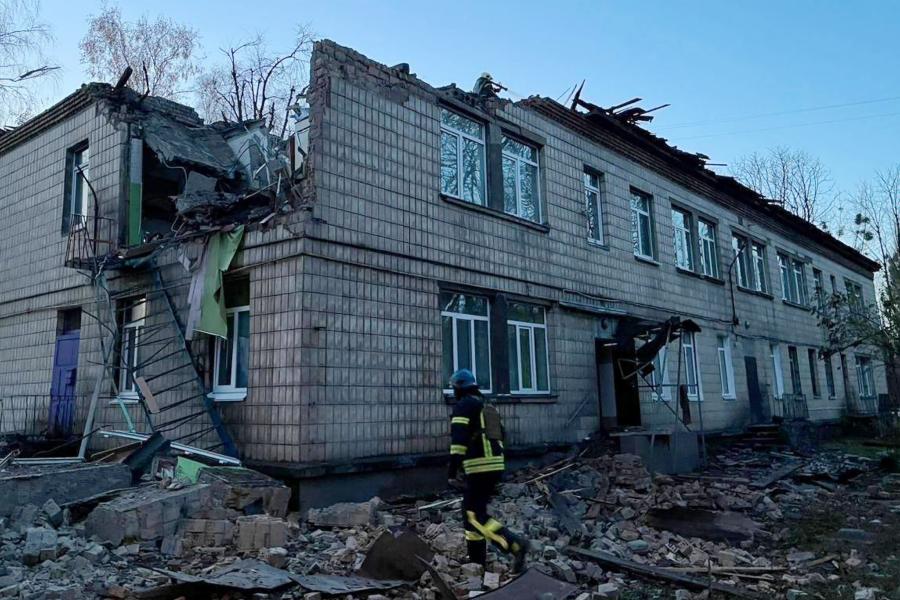 Orosz rakétatámadás érte Kelet-Ukrajnát, egy ember meghalt, több gyerek megsérült