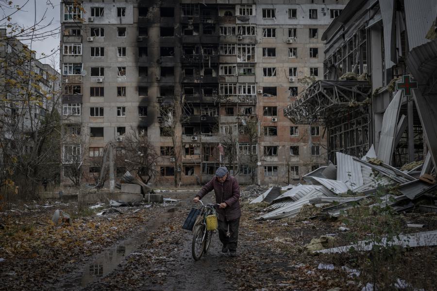 Enyhül az orosz nyomás a porig rombolt Avgyijivkán, tovább tart az állóháború a kelet-ukrajnai fronton 