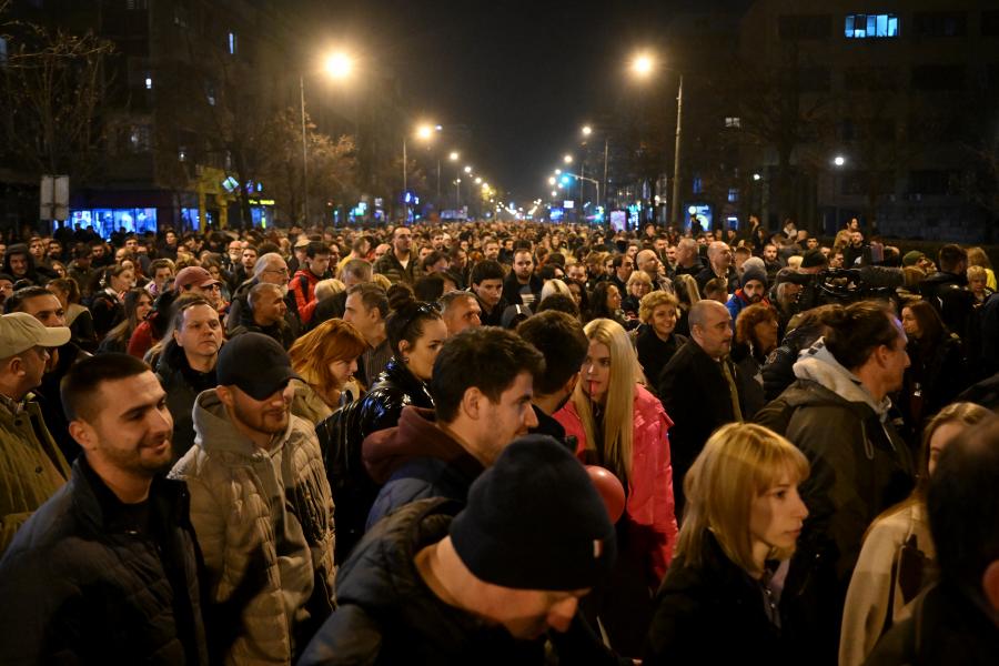 Folytatódtak az ellenzéki tiltakozások Szerbiában, a tüntetők szerint az elnök pártja csalt a választáson