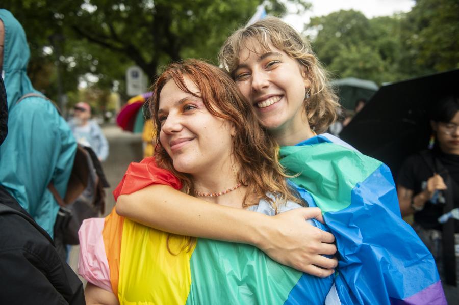 A kormányzati hadjárat ellenére is bővült itthon az azonos neműek házasságát támogatók köre