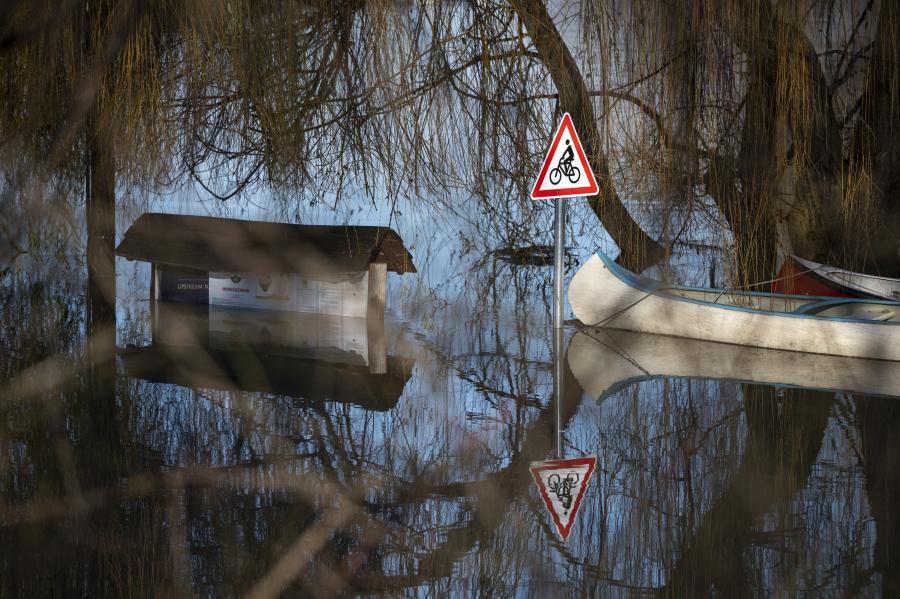 Több utat le kellett zárni a Duna és az Ipoly áradása miatt