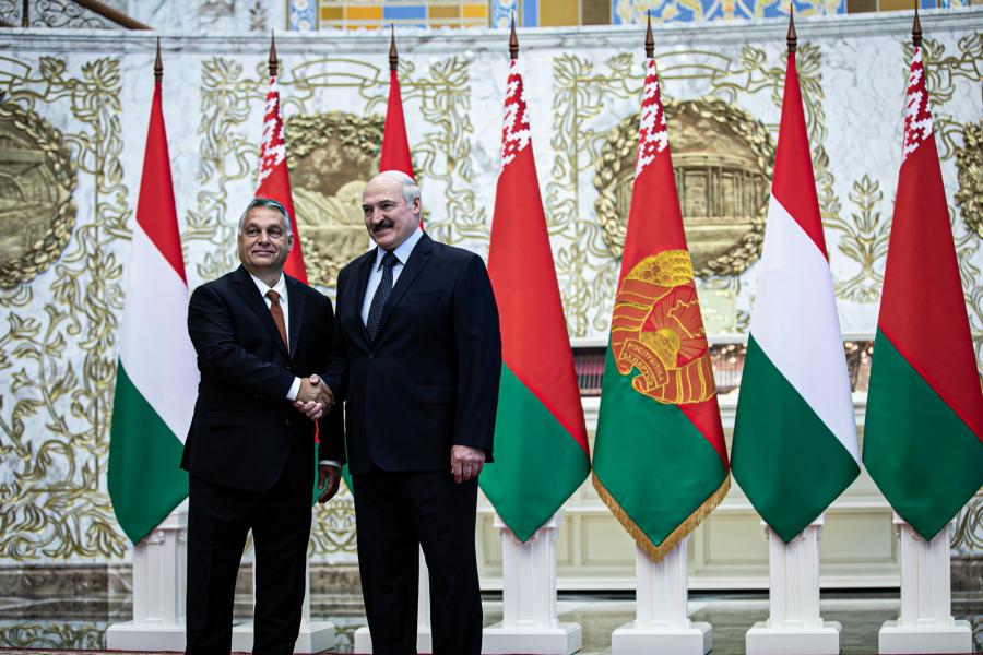 Gyakorlatilag uralkodói jogokkal ruházta fel saját magát és családját Aljakszandr Lukasenka