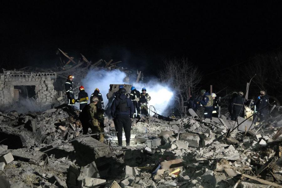 Tizenegy ember, köztük öt gyerek meghalt, amikor orosz légicsapás érte a kelet-ukrajnai Pokrovszk városát 