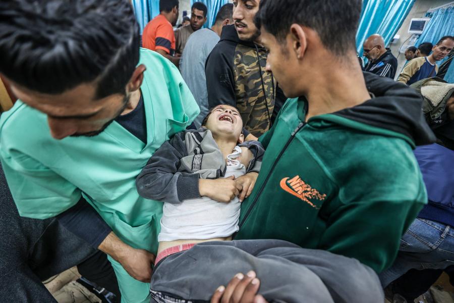 Gázában már érzéstelenítés nélkül végeznek műtéteket gyermekeken