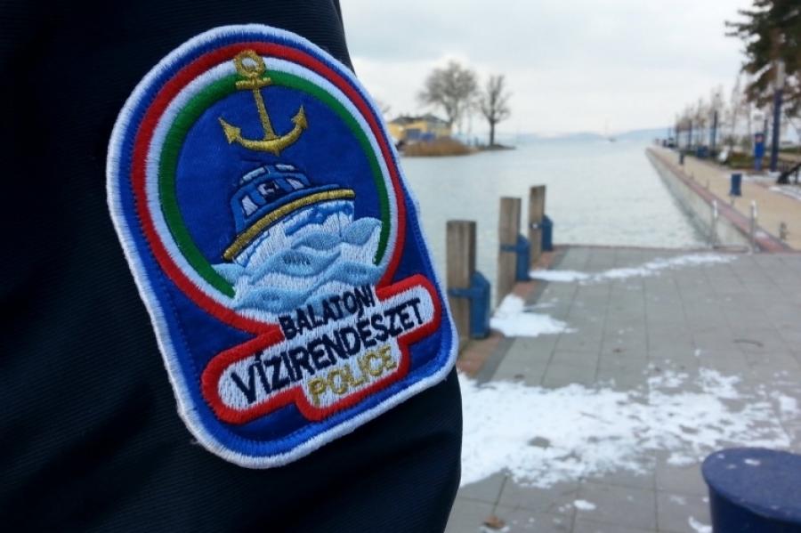 Figyelmeztetést adott ki a rendőrség, életveszélyes a Balaton jegén tartózkodni 