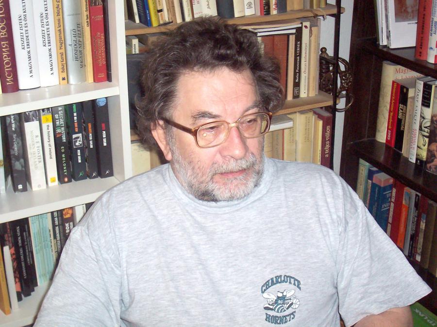 Három Tolsztoj-nagyregényt  fordította újra négy év alatt Gy. Horváth László