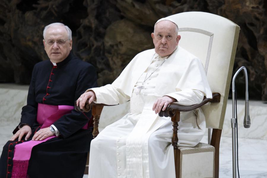 Ferenc pápa üzent a lázadó püspököknek, megvédte a döntését meleg párok megáldásáról