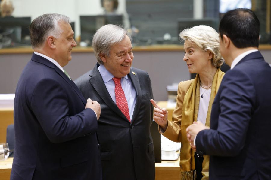 Perrel fenyegetik az EP-képviselők az Európai Bizottságot, amiért fizet az Orbán-kormánynak