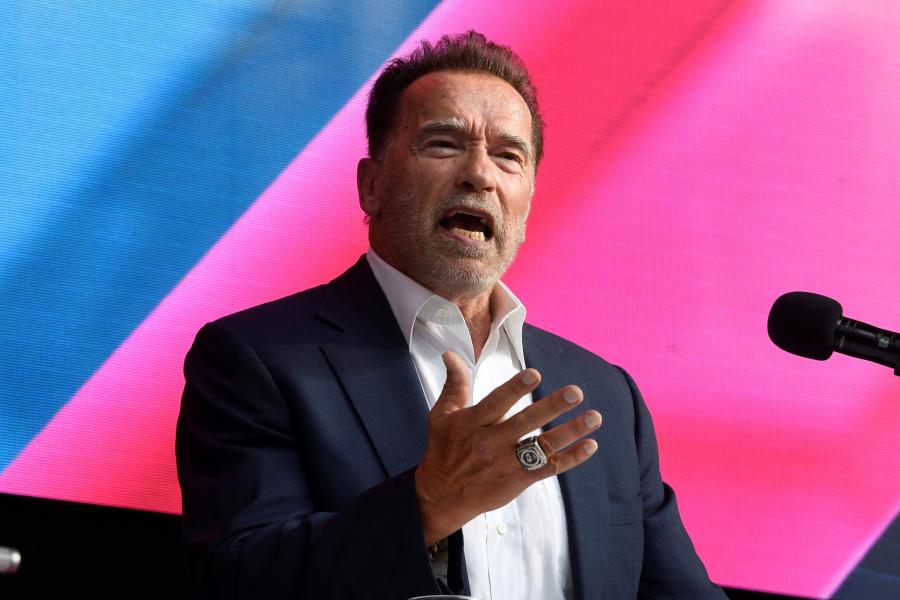 Arnold Schwarzeneggert vámosok tartóztatták fel egy hétmilliós luxusóra miatt Németországban