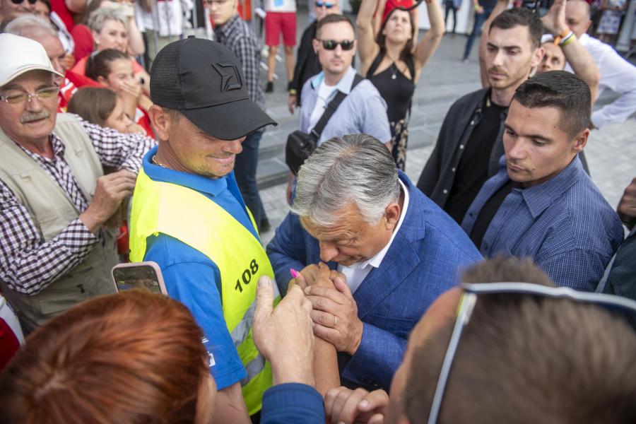 Évek óta döglődik az ország, de az Orbán-kormány azt ígéri, 2024-ben minden szép és jó lesz – Videó!