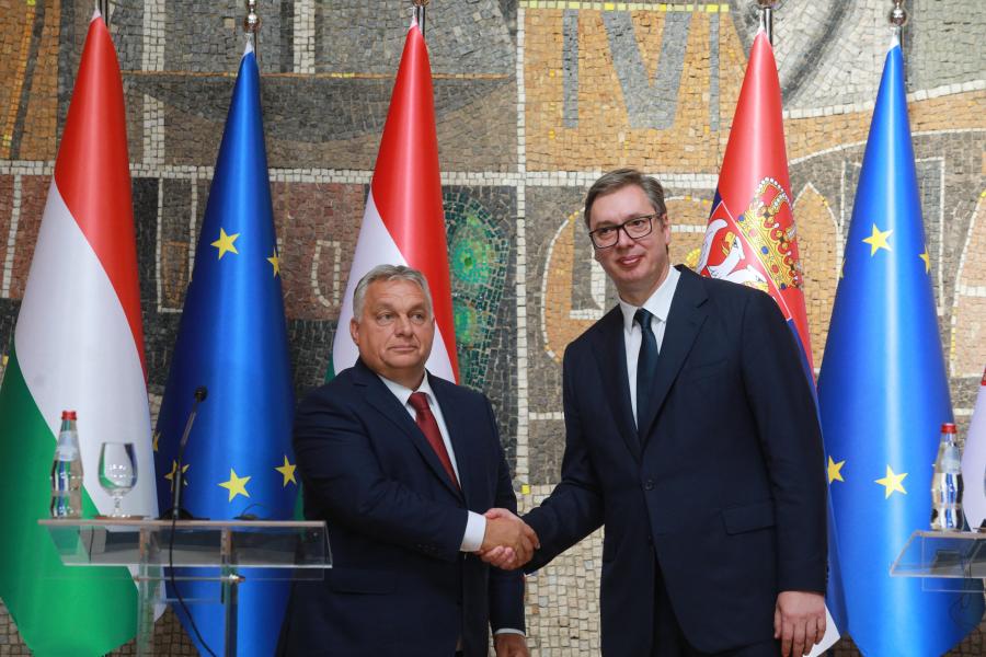 Aleksandar Vučić egy képen Alex Sorossal - de mit szól ehhez Orbán Viktor?