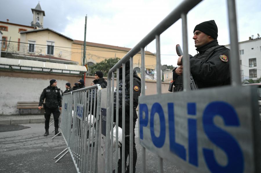 Római katolikus hívőkre támadtak egy isztambuli templomban, egy ember életét vesztette