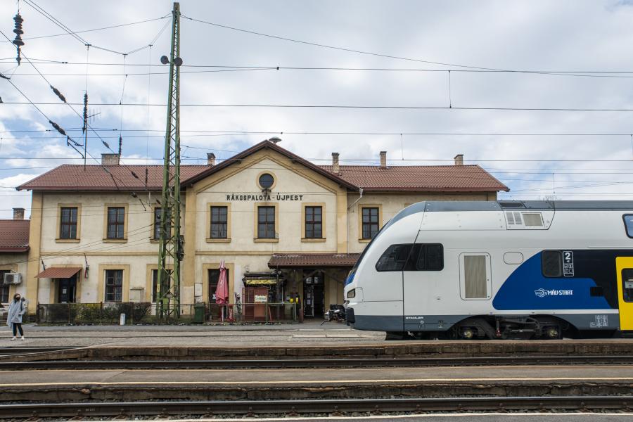 Gázolt a Prága felé tartó EuroCity, szünetel a vonatközlekedés Rákospalota-Újpest és Dunakeszi között