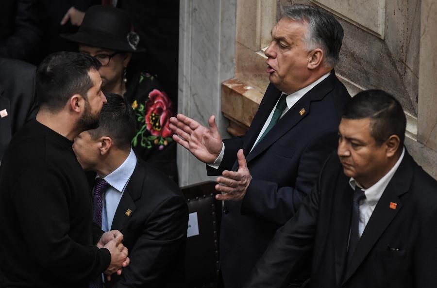 „Idegesség, bosszúság, frusztráció” – Orbán Viktortól várják az EU brüsszeli csúcstalálkozóján, hogy feloldja a patthelyzetet