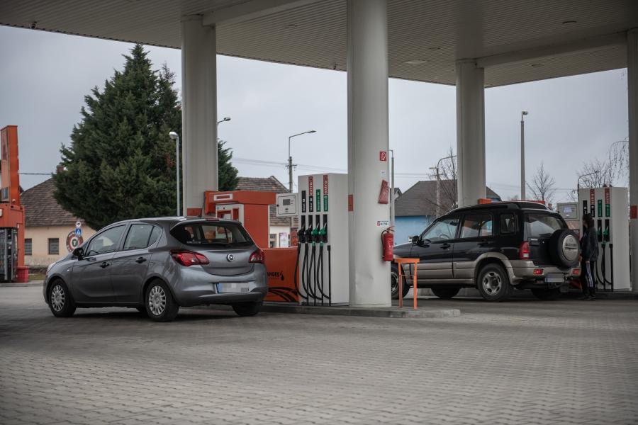 Égbe törnek a magyarországi  üzemanyagárak