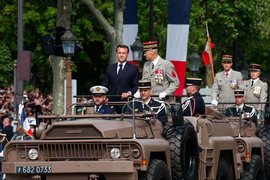 A francia pártok többsége elutasítja a külföldi csapatok Ukrajnába küldését, Macron azonban még ezt sem zárná ki