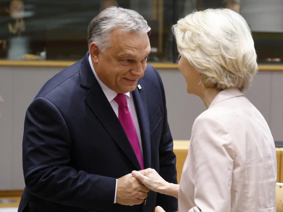 Megszavazta az EP-szakbizottság: Beperelnék az Európai Bizottságot az Orbán-kormánynak megítélt 10 milliárd euró miatt
