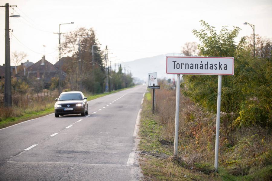 Őrizetbe vették Tornanádaska uzsorával vádolt, jakuzzis videójáról elhíresült polgármesterét