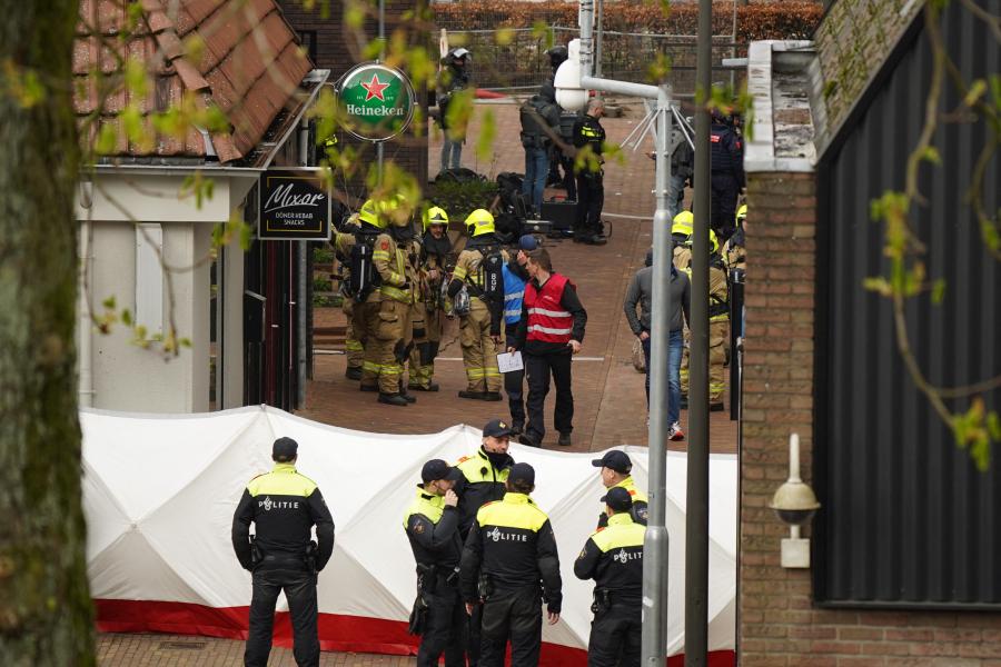 Több embert túszul ejtett egy robbantással fenyegető férfi egy holland night clubban
