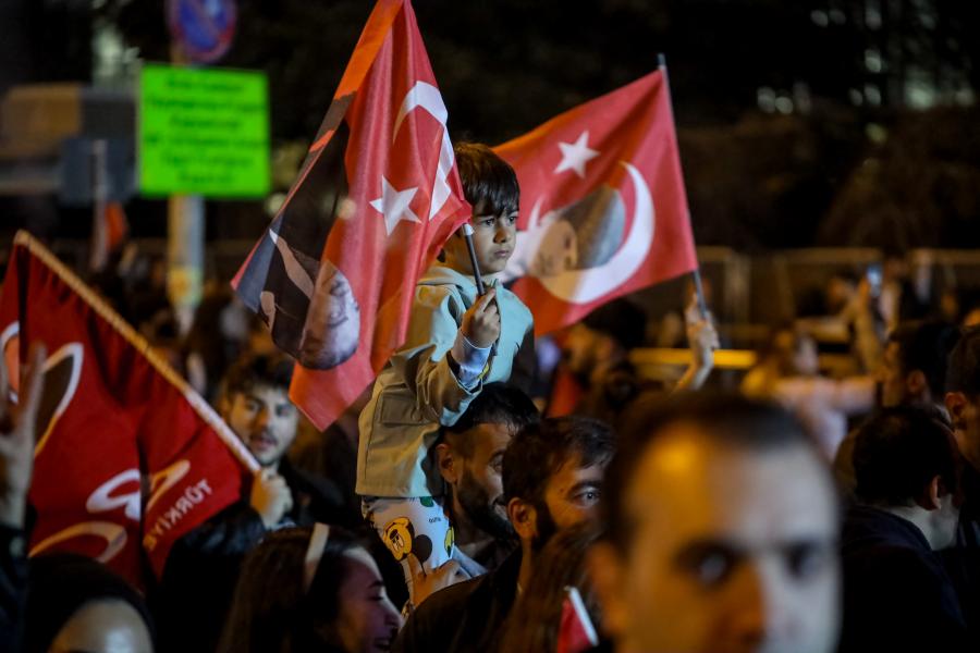 Új politikai szelek fújnak Törökországban, az elnök is beismerte a kudarcot