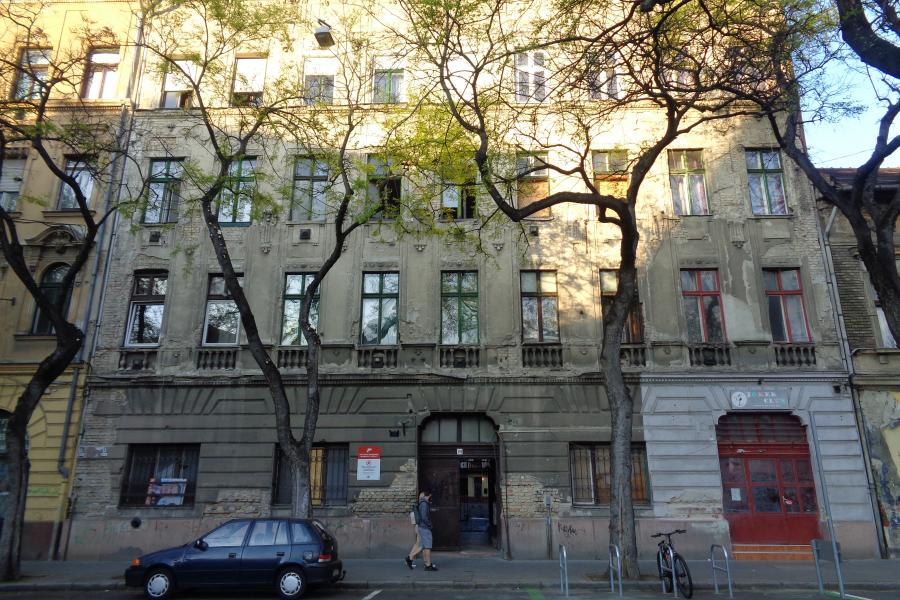 Bántó tájsebként ír a közszolgálati egyetem a Diószegi Sámuel utca elbontásra ítélt bérlakásairól