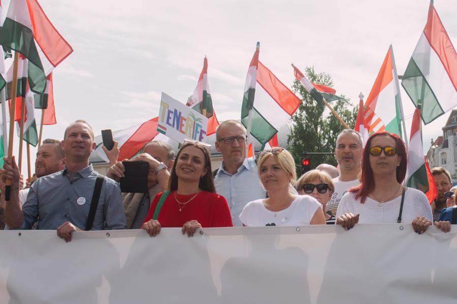 Pert fontolgat Tarr Zoltán, amiért kirúgták a Magyar Péter tüntetésén mondott beszéde után