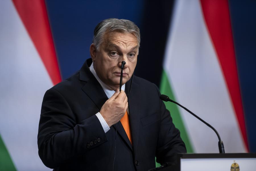 Orbán Viktor bejelentést tett a semmiről, Magyar Péter pedig tíz perc múltán megjelent a kommentszekcióban