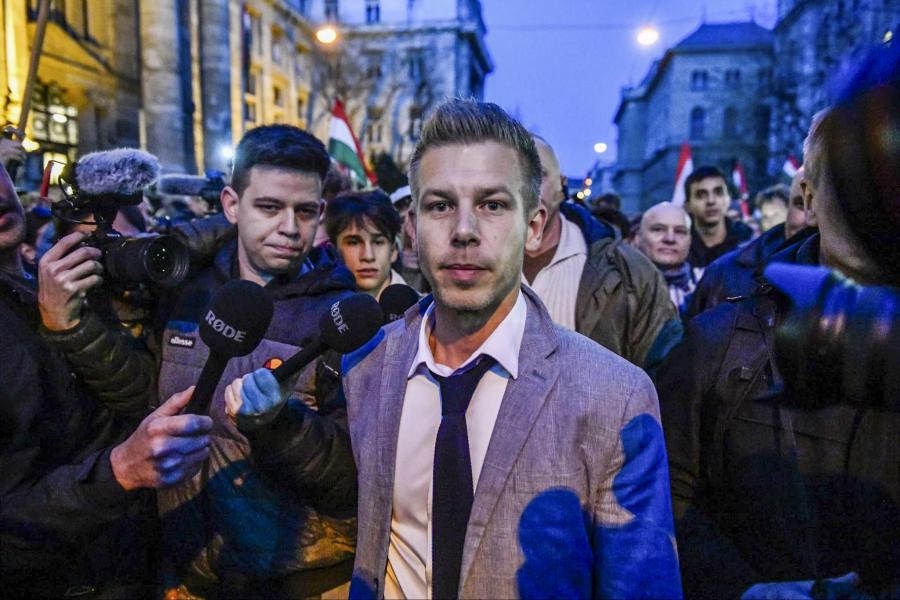 Magyar Péter újabb öt kérdésre vár választ Orbán Viktortól