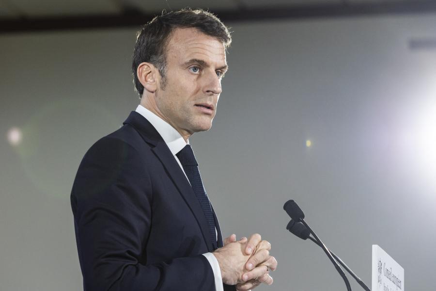 Emmanuel Macron szerint egy stadionban tarthatják meg az olimpia nyitóünnepségét, ha a biztonsági kockázatot túl magasnak ítélik