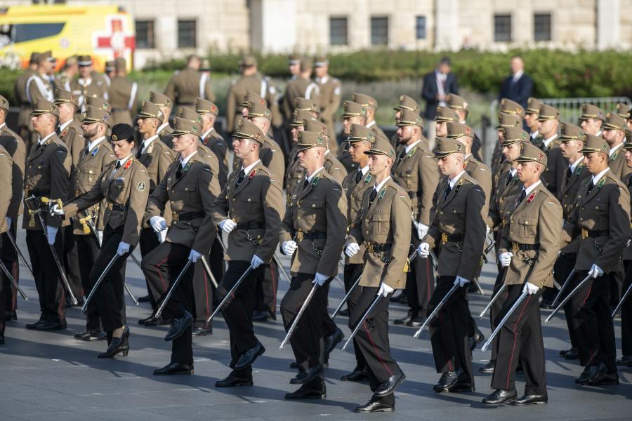 Jövő héten szavaz az Országgyűlés a törvényjavaslatról, mellyel még tovább nőhet a katonák kiszolgáltatottsága