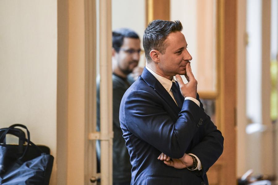 Schadl György egyik ügyvédjét indítja a Fidesz Zuglóban 
