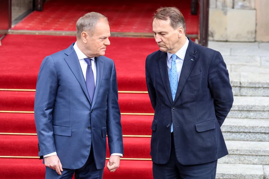 Átalakítja a varsói kormányt Donald Tusk, azt szeretné, ha külügyminisztere lenne az EU leendő védelmi biztosa 