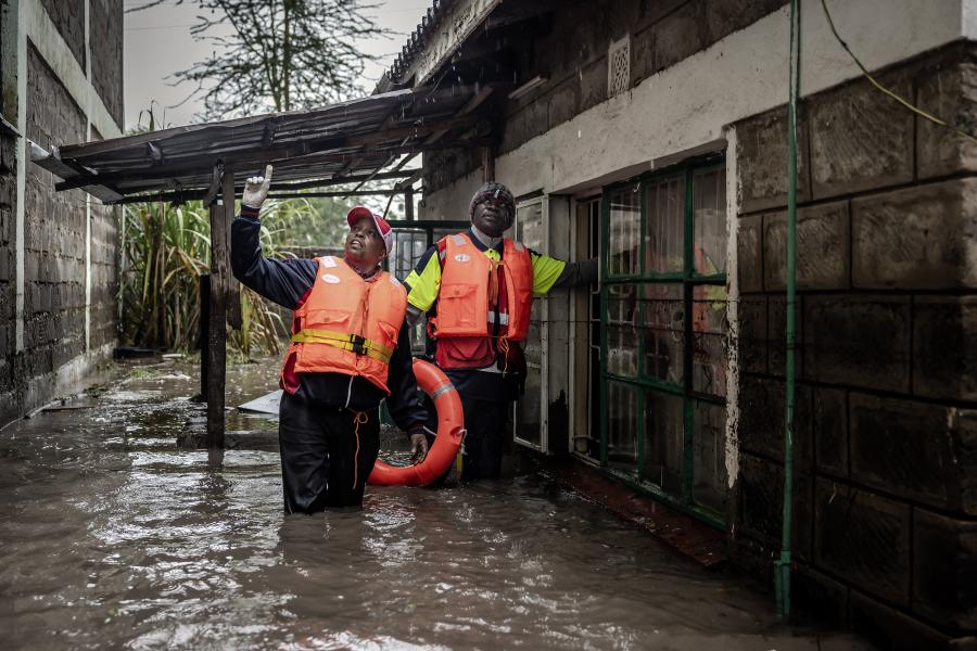 Pusztító esőzések: Az Egyesült Arab Emírségekben négyen, Ománban tizenkilencen, Kenyában már csaknem 200-an meghaltak