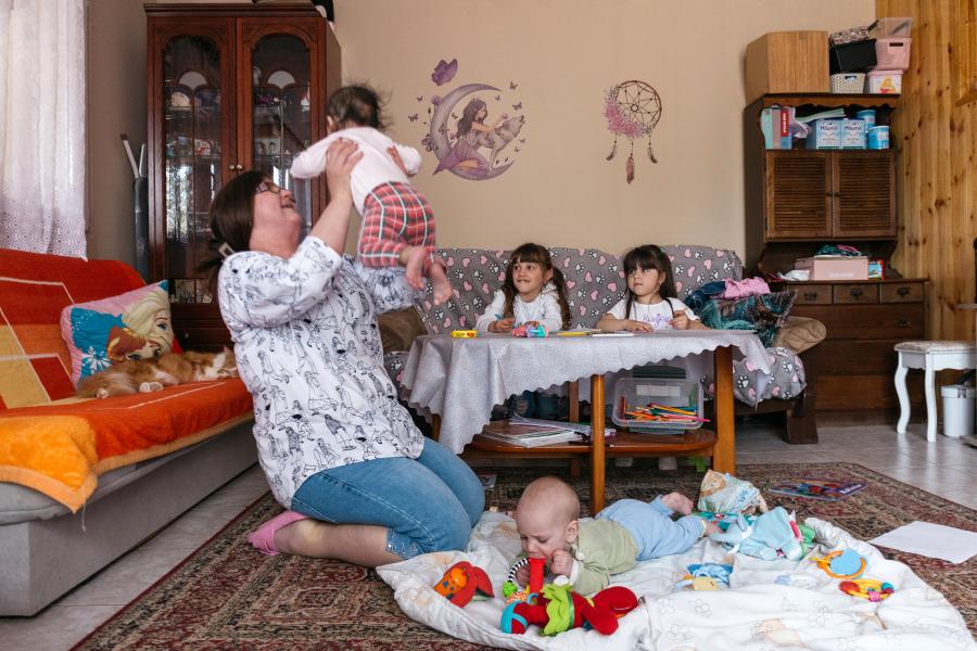 Annyi elhagyott baba vár nevelőszülőre, hogy már a csecsemőosztályt tehermentesítő otthon is megtelt a miskolci kórházban