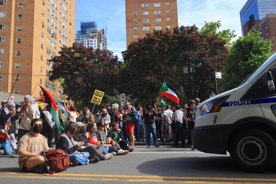 Palesztinpárti tüntetők zavarták meg a hétvégi egyetemi diplomaosztást az Egyesült Államokban