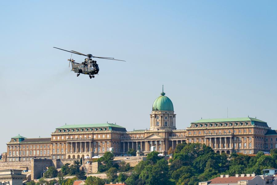 Szalay-Bobrovniczky Kristóf: Újabb két Airbus H225M helikopterrel bővült a Magyar Honvédség flottája