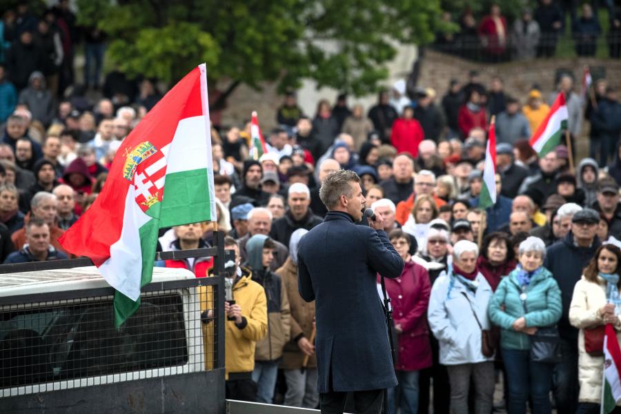 Magyar Péter felfutása az ellenzék kritikája is, három stratégia már elvérzett a Tisza Párttal szemben