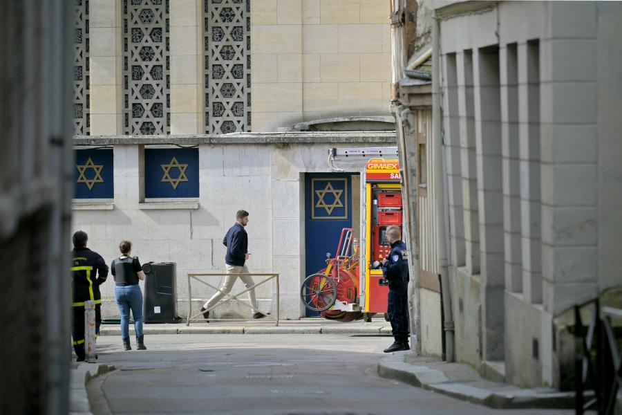 Lelőttek egy férfit Franciaországban, aki fel akart gyújtani egy zsinagógát 