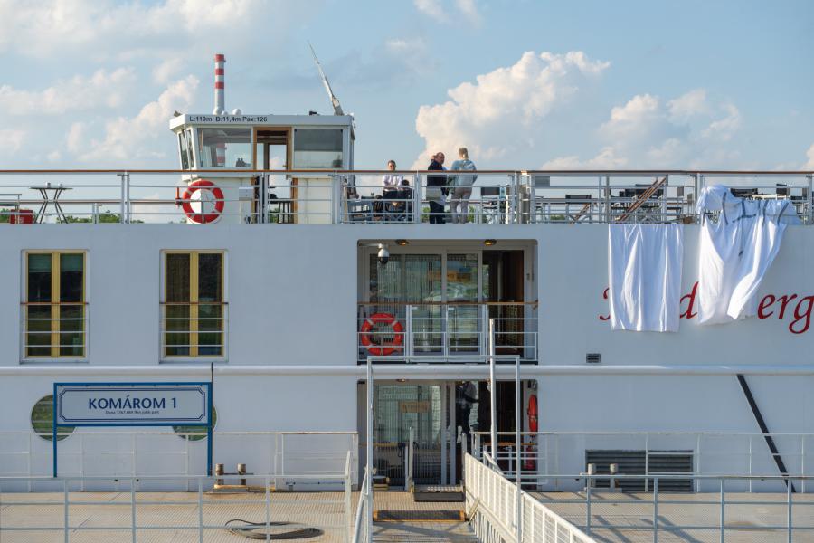 A kapitánya nélkül, de már el is hagyta Magyarországot a halálos verőcei balesetben érintett szállodahajó