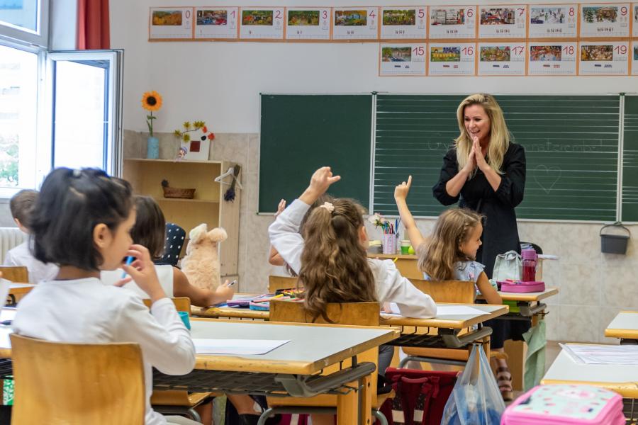 Alig maradt fiatal tanár Magyarországon,  az általános iskolákban csak 6,7 százalék a 30 év alatti pedagógusok aránya