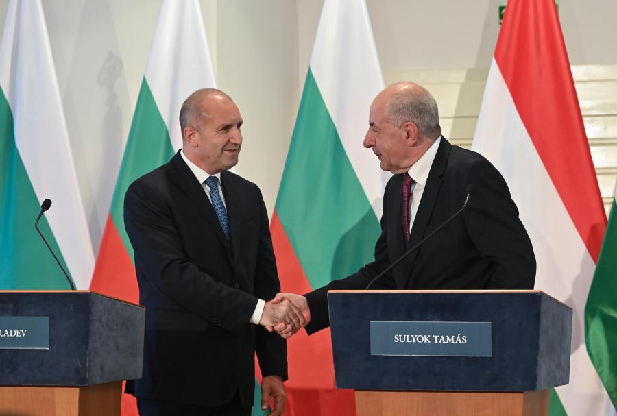 Energiabiztonságról és az ukrajnai háborúról is tárgyalt Sulyok Tamás a bolgár elnökkel, Rumen Radev szorosabb együttműködést akar