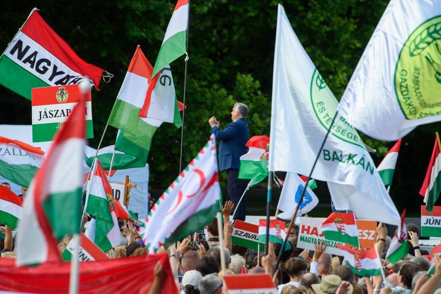 Orbán Viktor: Demokratikus keretek között mondhat nemet a háborúra az egész magyarság