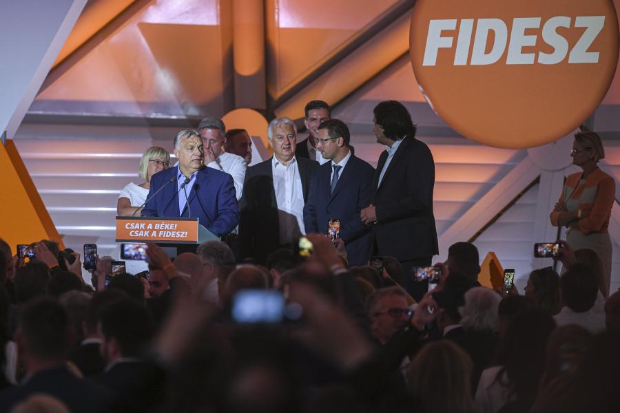 A Fidesz megállt a lejtőn, a Tisza aratott, a parlamenti ellenzék társadalmi bázisa alig látható – Elemzőket kérdeztünk