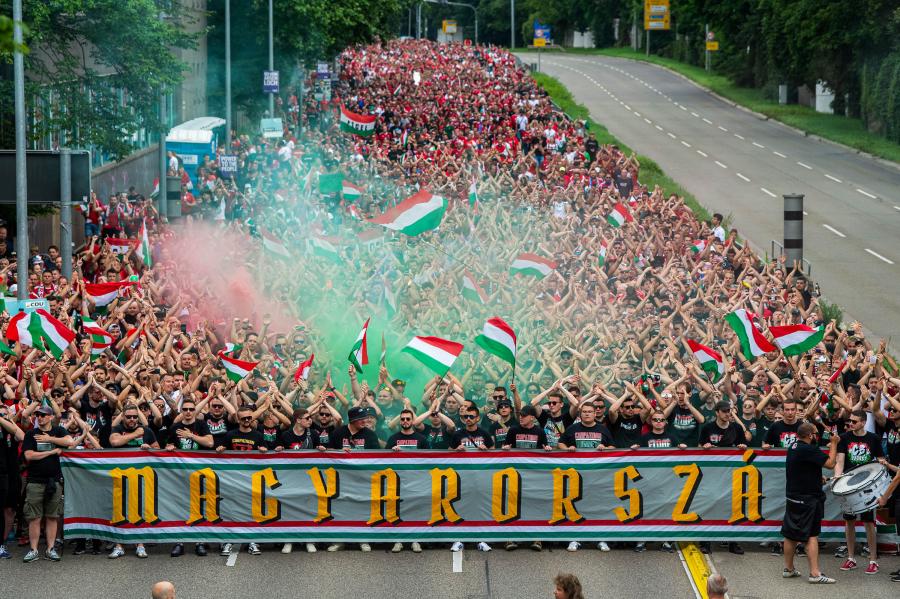 Magyar szurkolók rasszista megnyilvánulásaiért büntette meg az UEFA az MLSZ-t