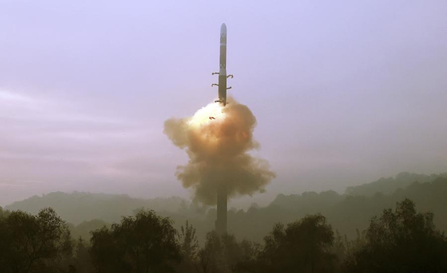 Új fejlesztésű interkontinentális ballisztikus rakétát tesztelt Észak-Korea